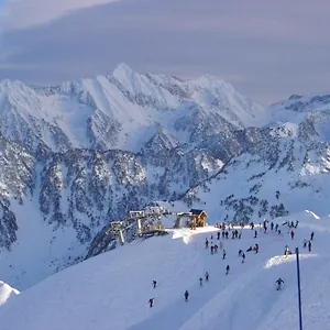 Hébergement de vacances Maison Cauterets, 9 Pièces, 15 Personnes - Fr-1-234-244, Cauterets